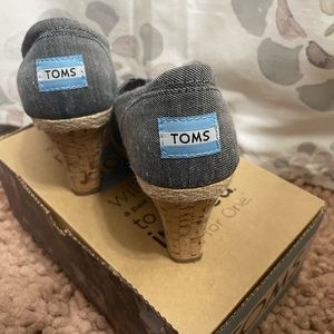 TOMS Wedge